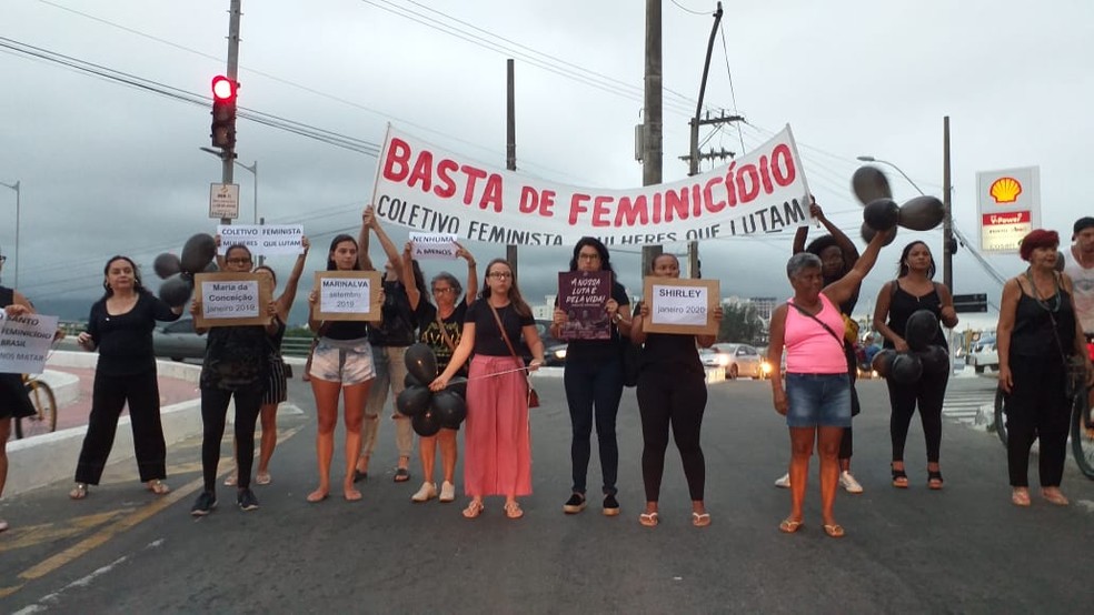 Mulheres organizaram ato pacífico em memória de vítimas de feminicídio — Foto: Divulgação/ Coletivo Interseccional Mulheres que Lutam