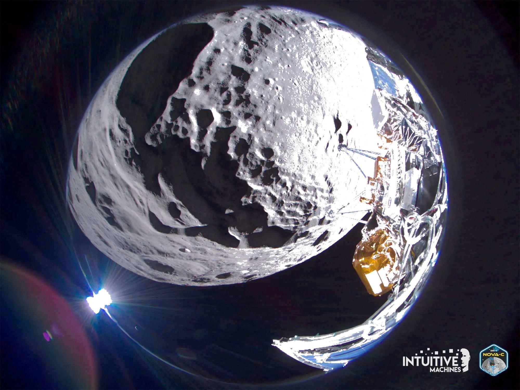 Empresa divulga 1ª imagem de módulo na Lua, mas afirma que sonda tombou após pouso