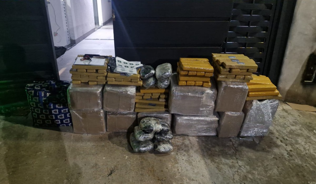 Homem é preso com mais de 500 kg de drogas dentro de casa em Presidente Prudente