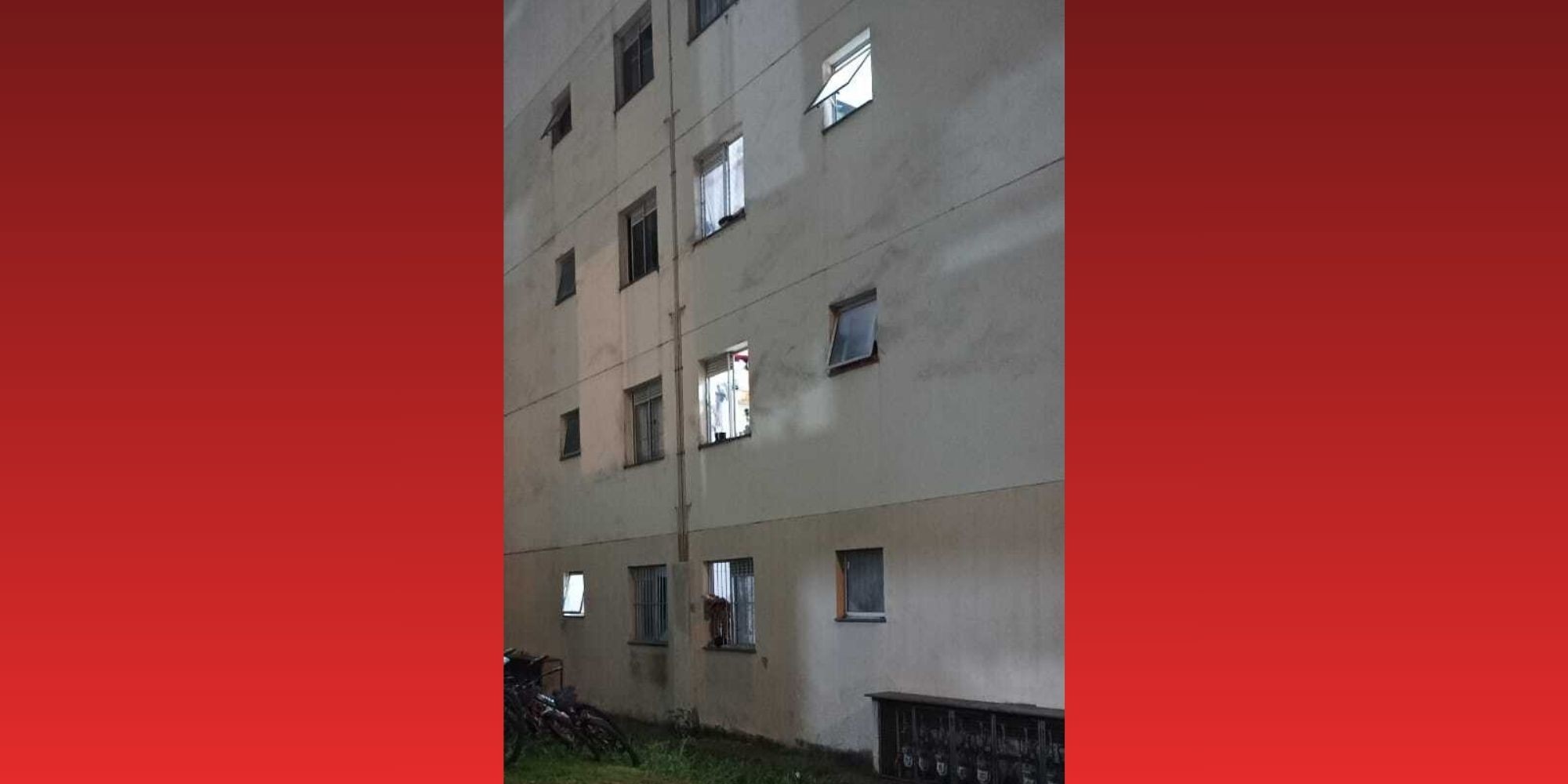 Mãe pula do 3º andar de prédio com filha para fugir de agressão em Suzano; criança está em estado grave