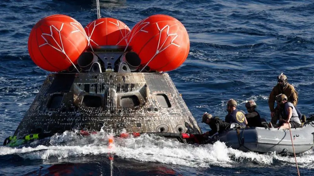 contioutra.com - Hoje &agrave; noite os astronautas voltam da Lua... mas a NASA n&atilde;o vai deix&aacute;-los ir para casa. Para onde eles ser&atilde;o levados?