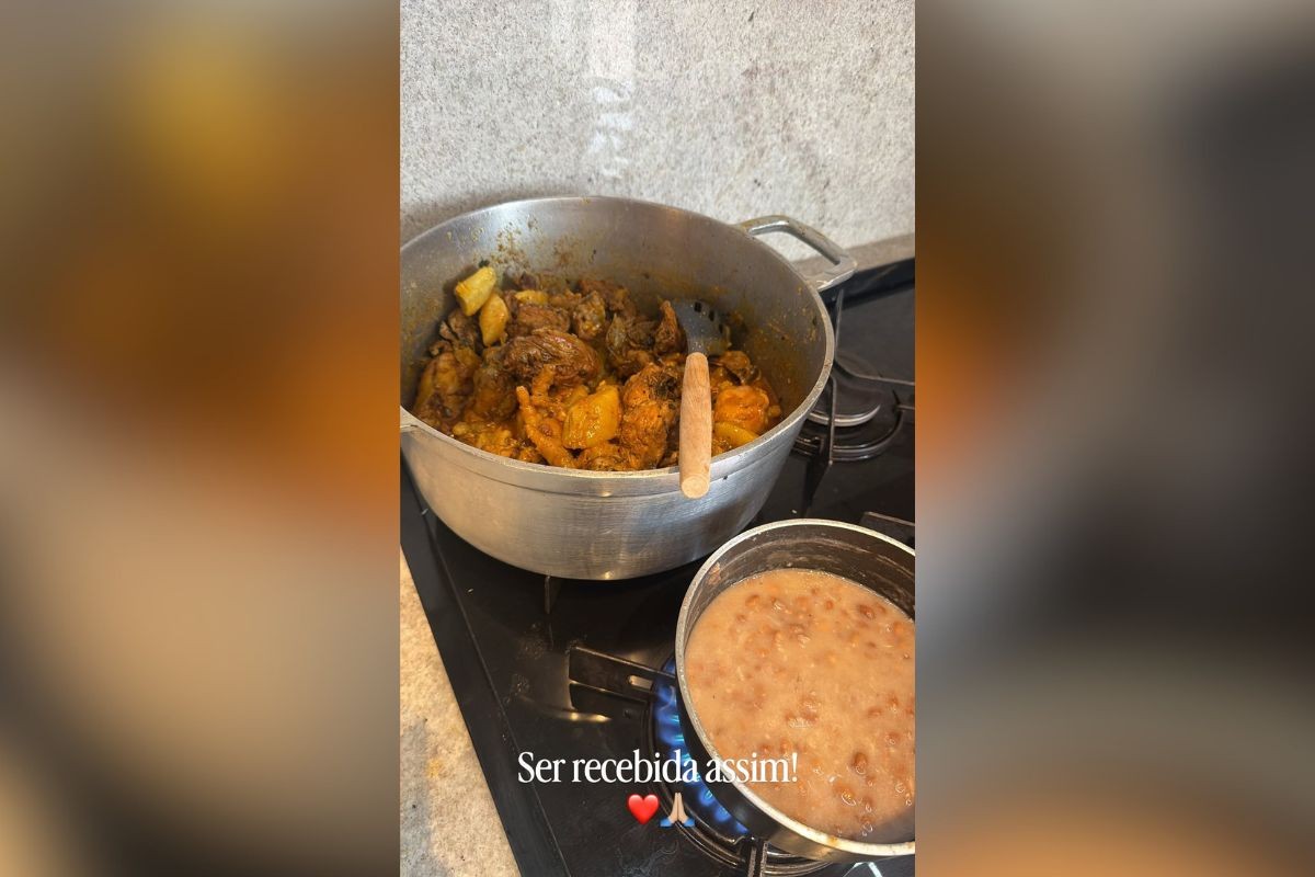 Ana Castela encara 7h de viagem para rever a família e é recebida com comida caseira em MS