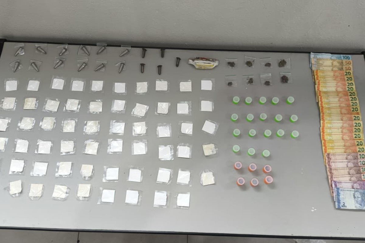 Homem com mais de 100 porções de drogas é preso por tráfico em Bragança Paulista