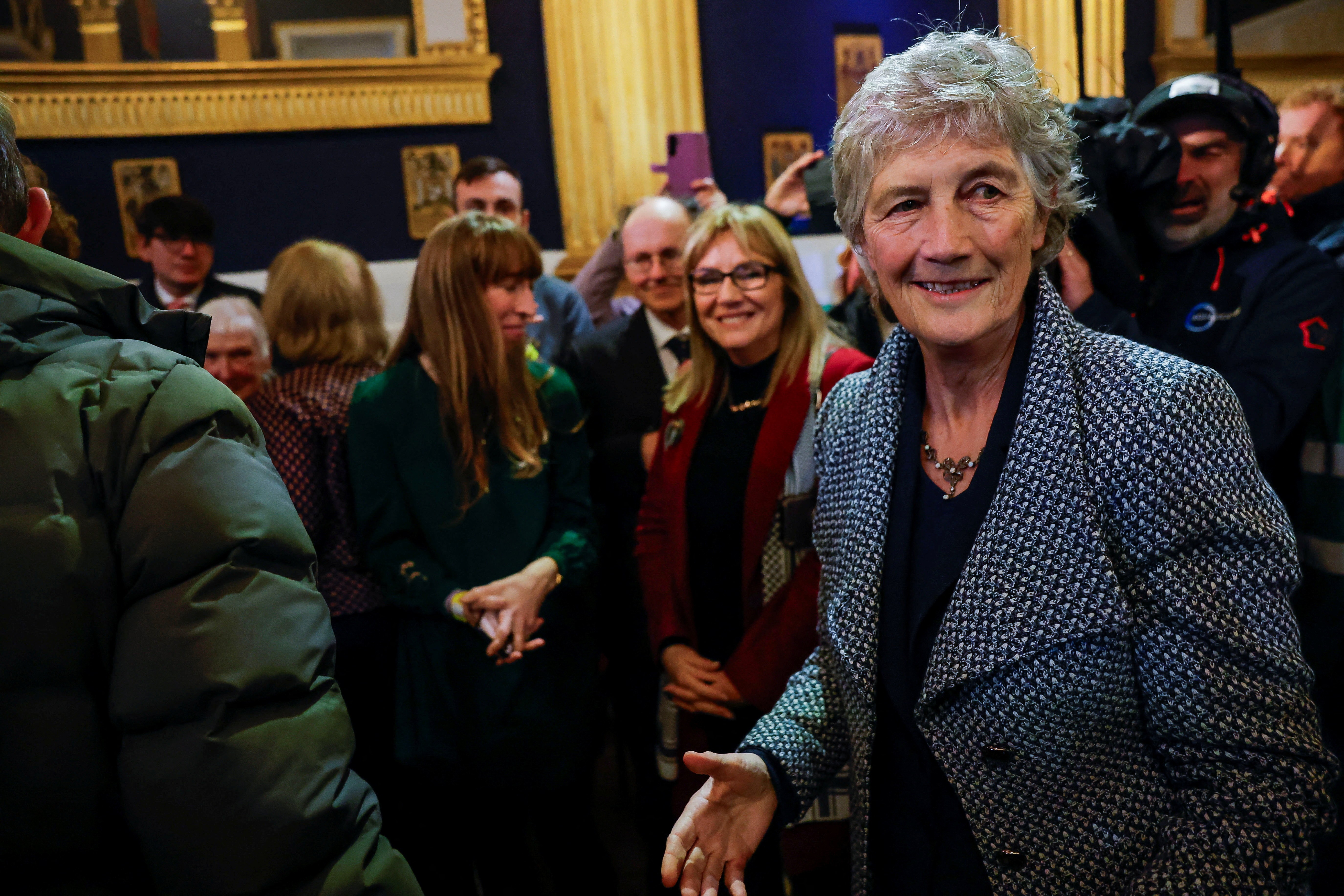 Candidata de esquerda tem vitória esmagadora em eleição para presidente da Irlanda