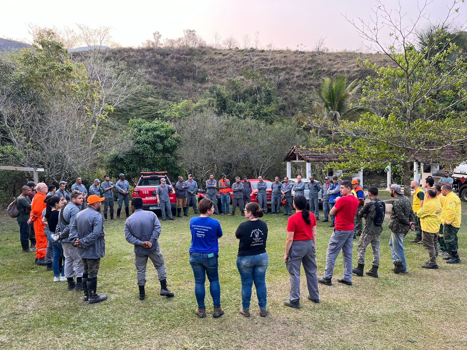 Defesa Civil encerra quinto dia de combate ao incêndio na Serra da Bocaina