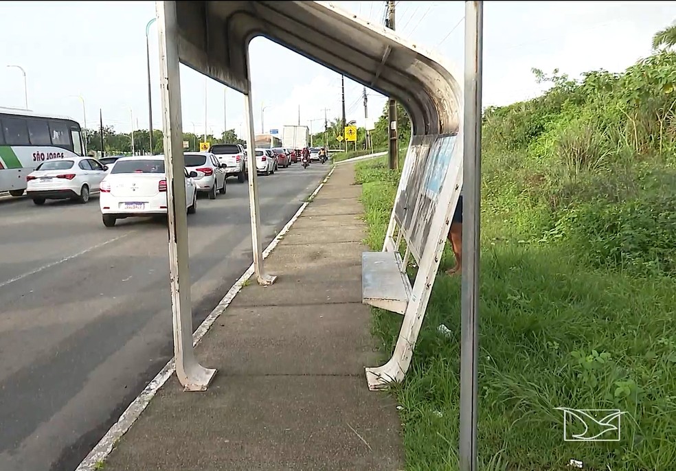 Paradas de ônibus vazias durante a greve dos rodoviários — Foto: Reprodução/TV Mirante