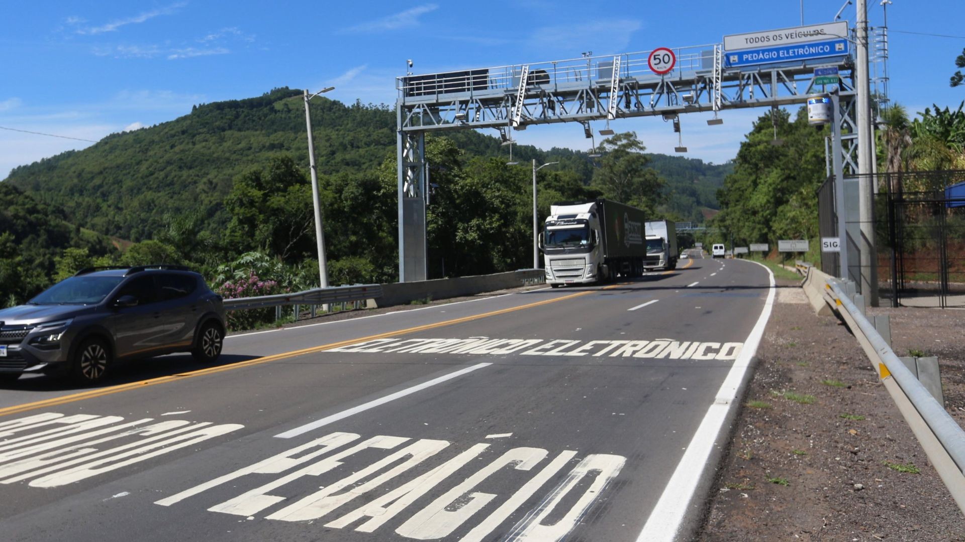 Motoristas já podem pedir reembolso de multas do free flow de forma online no RS; saiba como