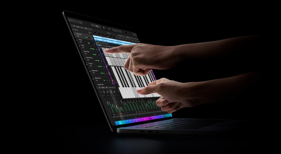 Apple apresenta seu primeiro notebook com tela sensível ao toque. — Foto: Reprodução/Apple