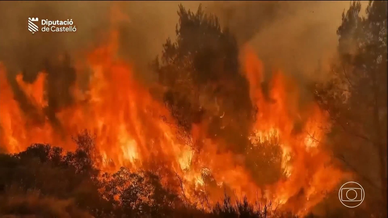 Incêndios florestais na Europa: Espanha suspende ordens de evacuação