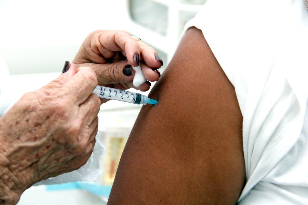 Vacinação contra a gripe é liberada para toda a população a partir de terça-feira (1º) em MT