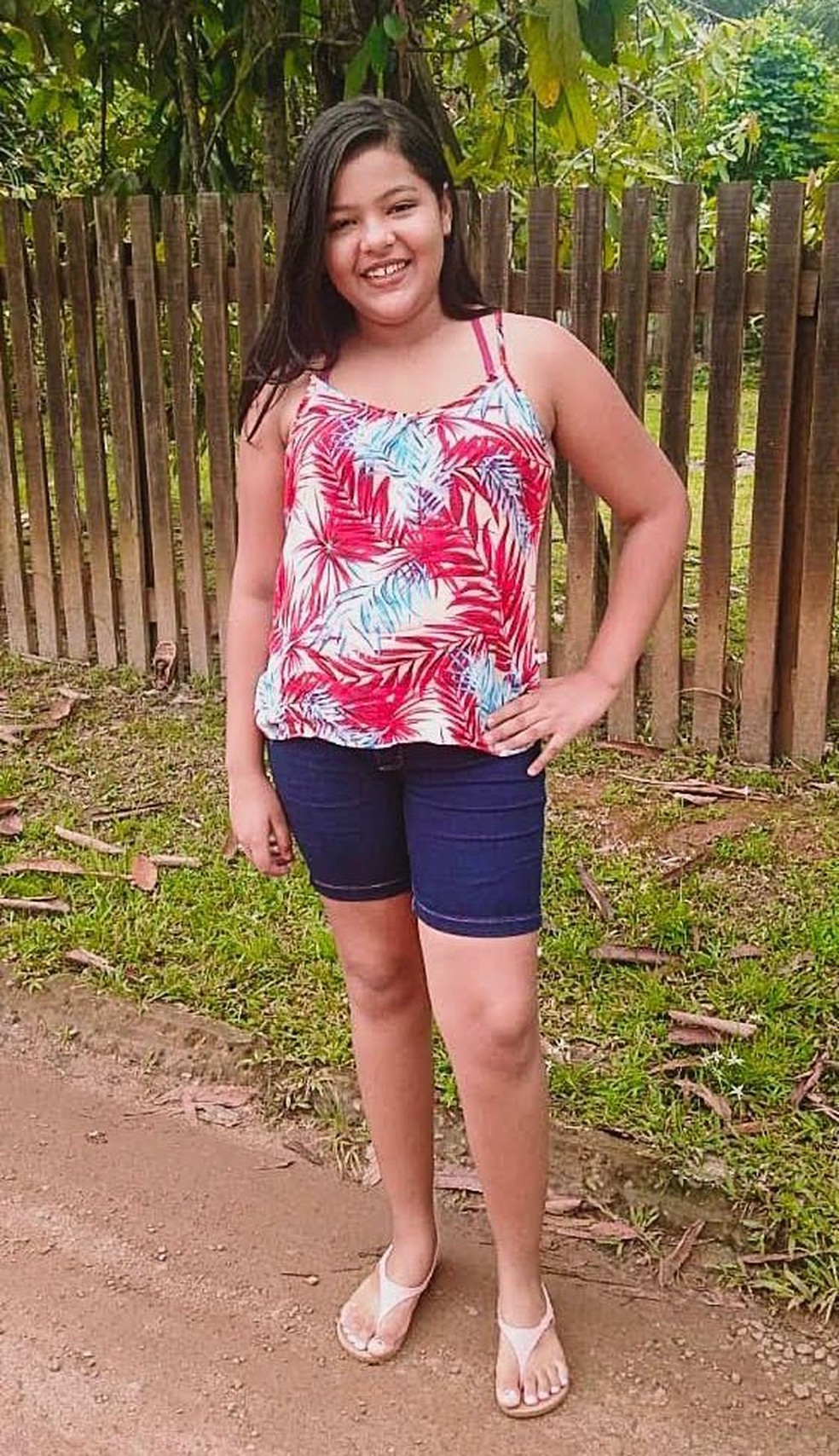 fotos fake de corpo menina de 13