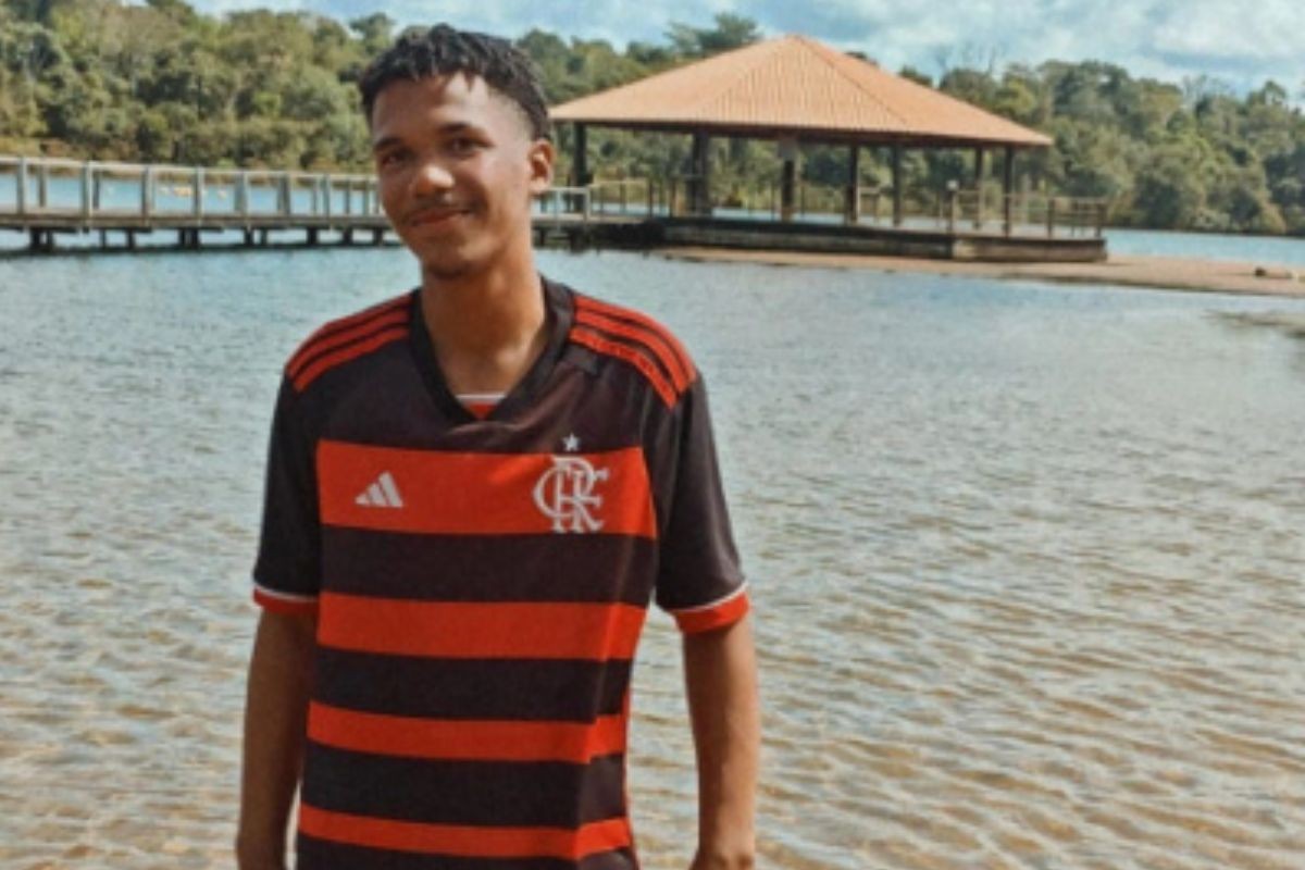 Jovem de 22 anos morre após moto bater contra boi em rua sem iluminação em MT 