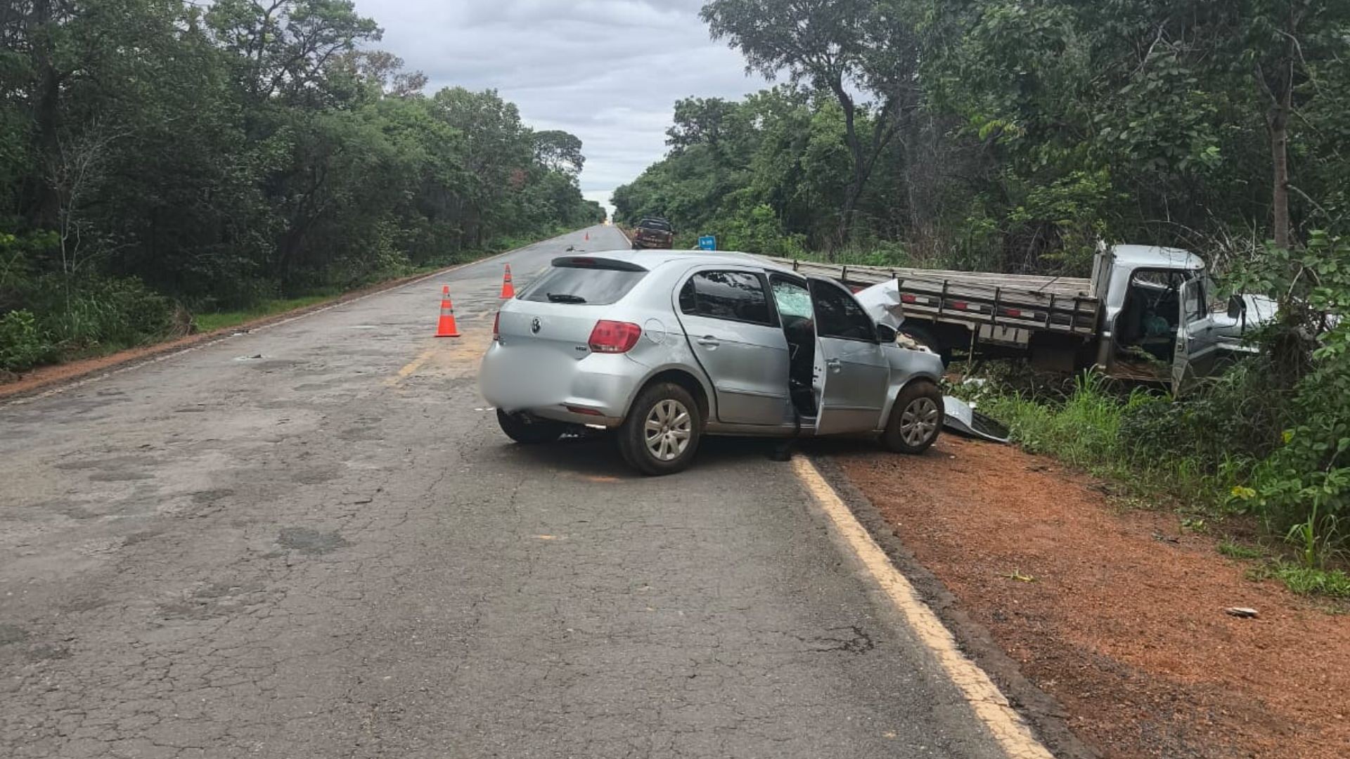 Grávida e bebê morrem após motorista bêbado dormir ao volante e causar acidente na MG-181