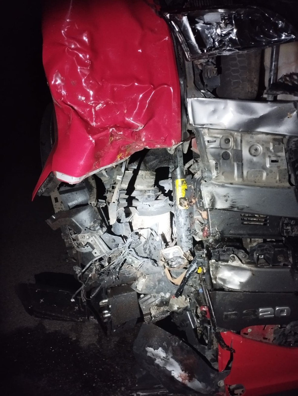 Colisão entre moto e caminhão mata motociclista na BR-010, em Porto Franco — Foto: Divulgação/PRF