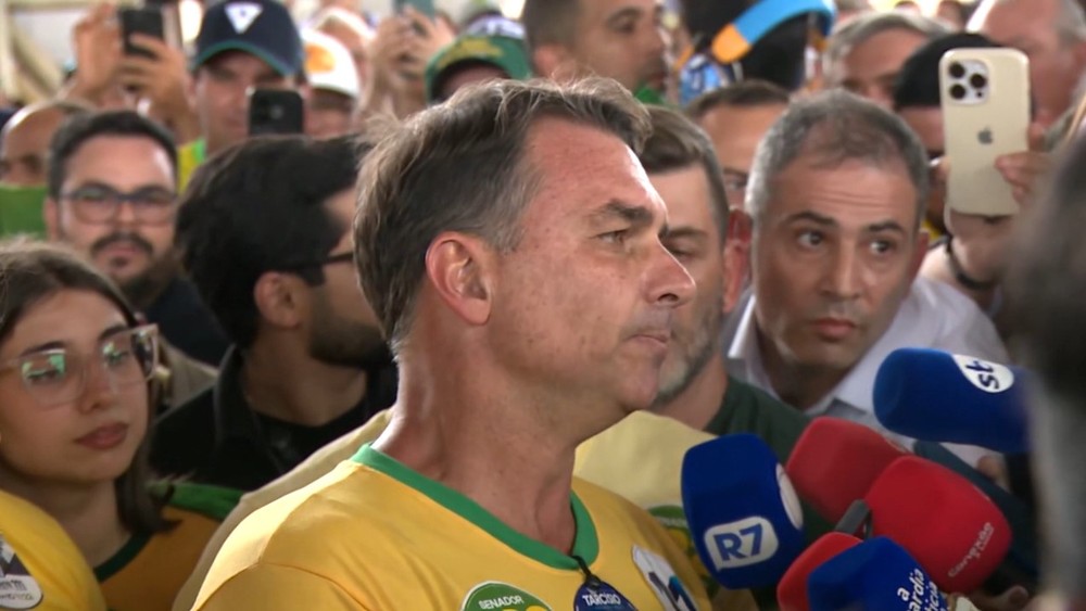 PL e campanha de Flávio Bolsonaro definem impeachment de Alexandre de Moraes como meta para 2027