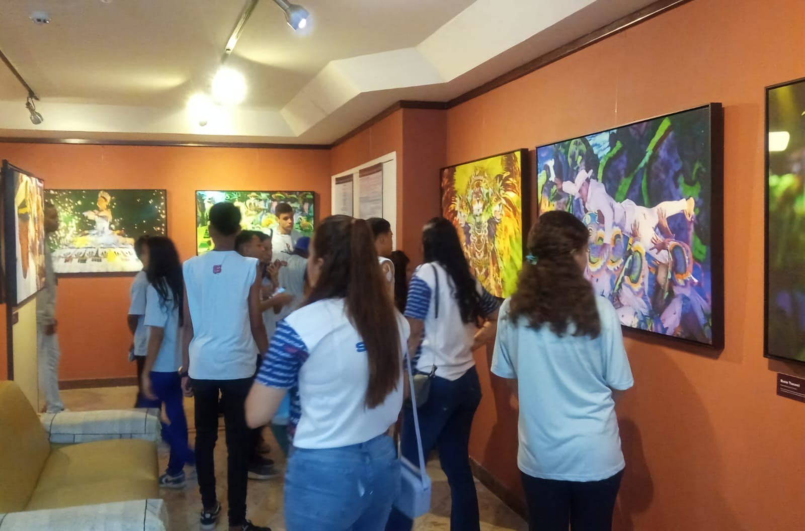 Exposição fotográfica ‘Sairé – celebração, louvor e disputa dos botos’ é sucesso de público na Semana dos Museus na Bahia