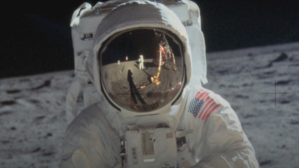 Neil Armstrong na Lua, em 1969 — Foto: TV Globo/Reprodução