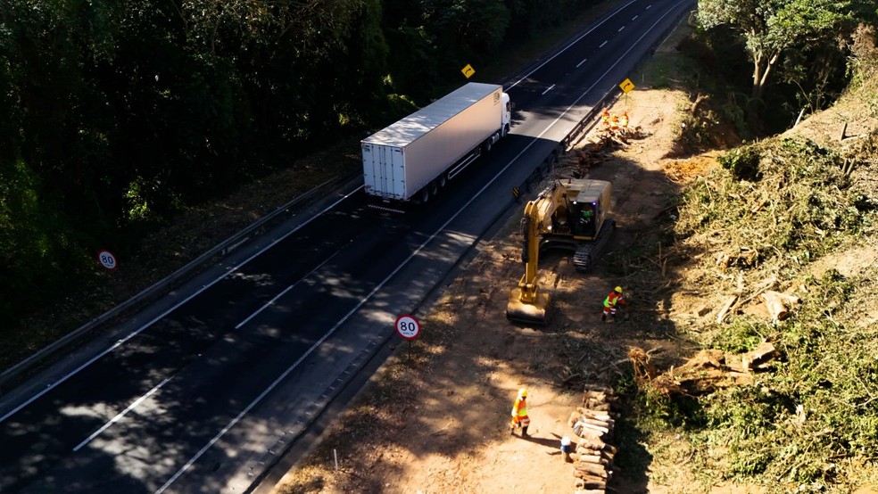 Pista de subida da Serra das Araras será interditada para novas detonações de rochas — Foto: Divulgação/CCR