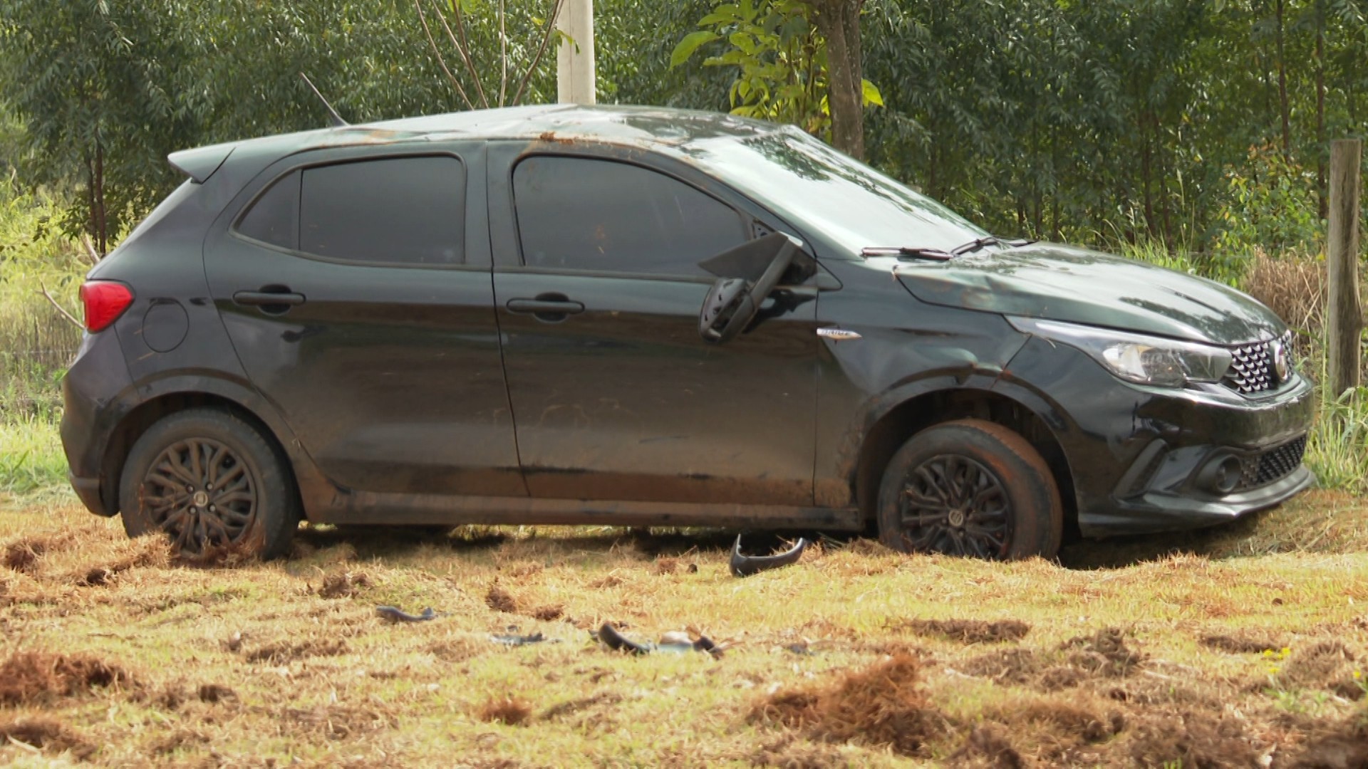 Após perseguição e acidente, suspeito morre e adolescente é apreendido no interior de SP