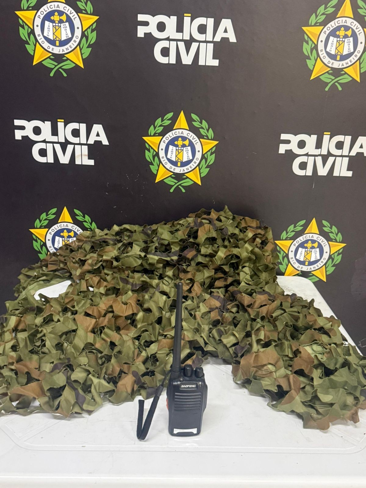 Suspeito atira contra policiais e foge, em Barra Mansa
