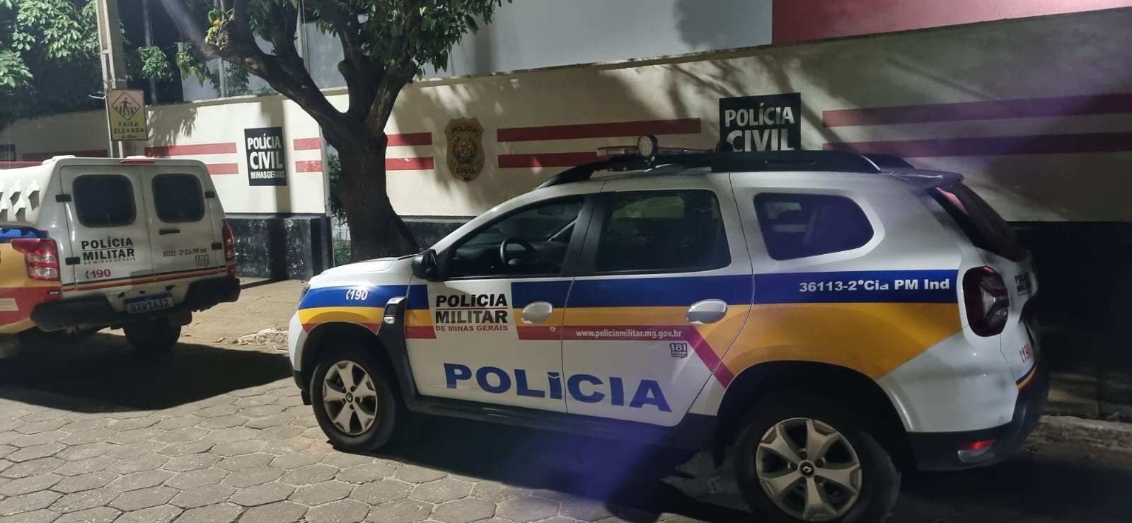 Idoso é preso após esfaquear a namorada por suspeitar que ela havia lhe roubado R$ 1 mil