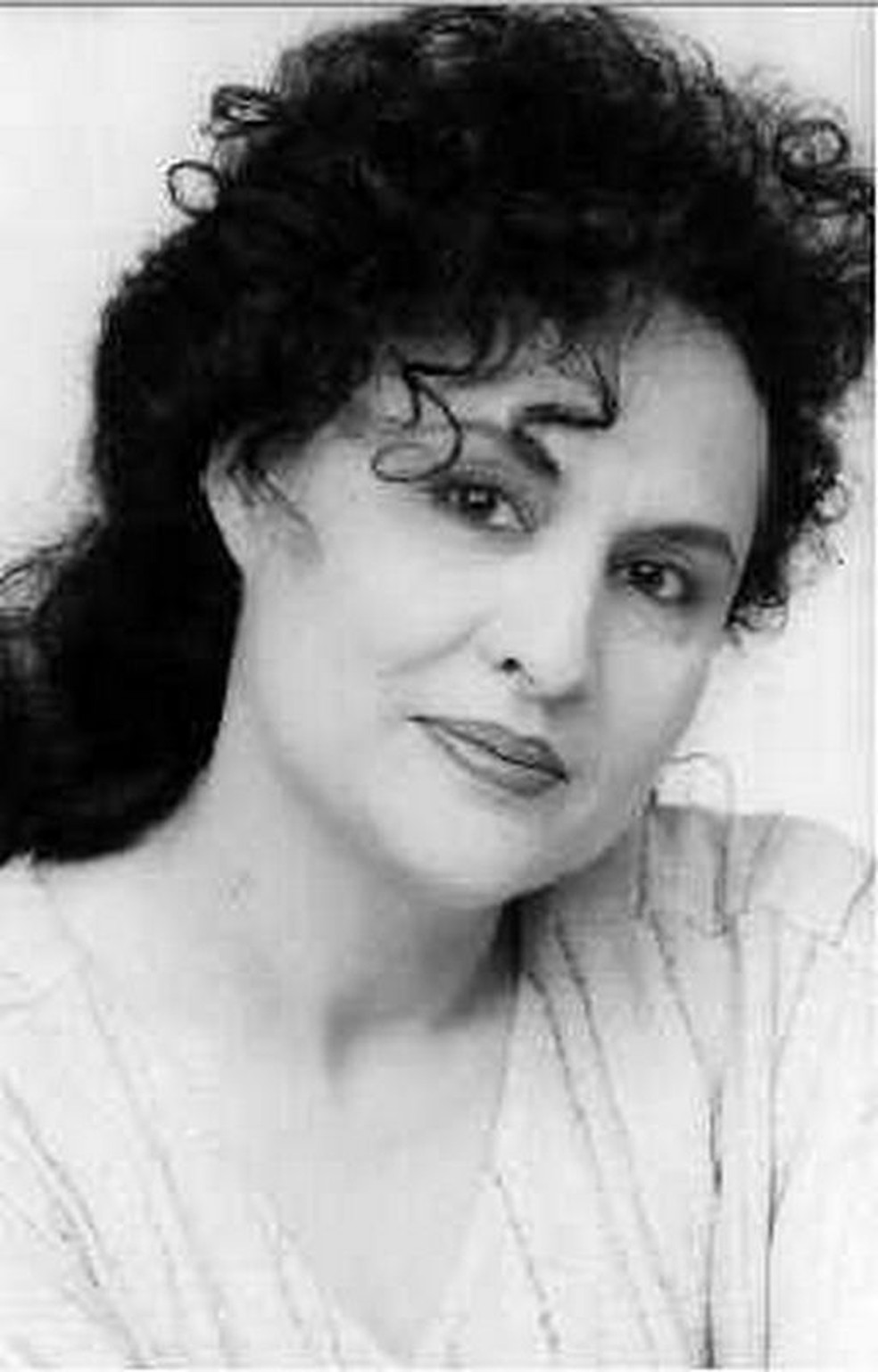 Giovanna Kupfer em foto para uma entrevista à revista Etiqueta Júnior, especializada em crianças. — Foto: Reprodução/Museu da Pessoa/João Delbucio