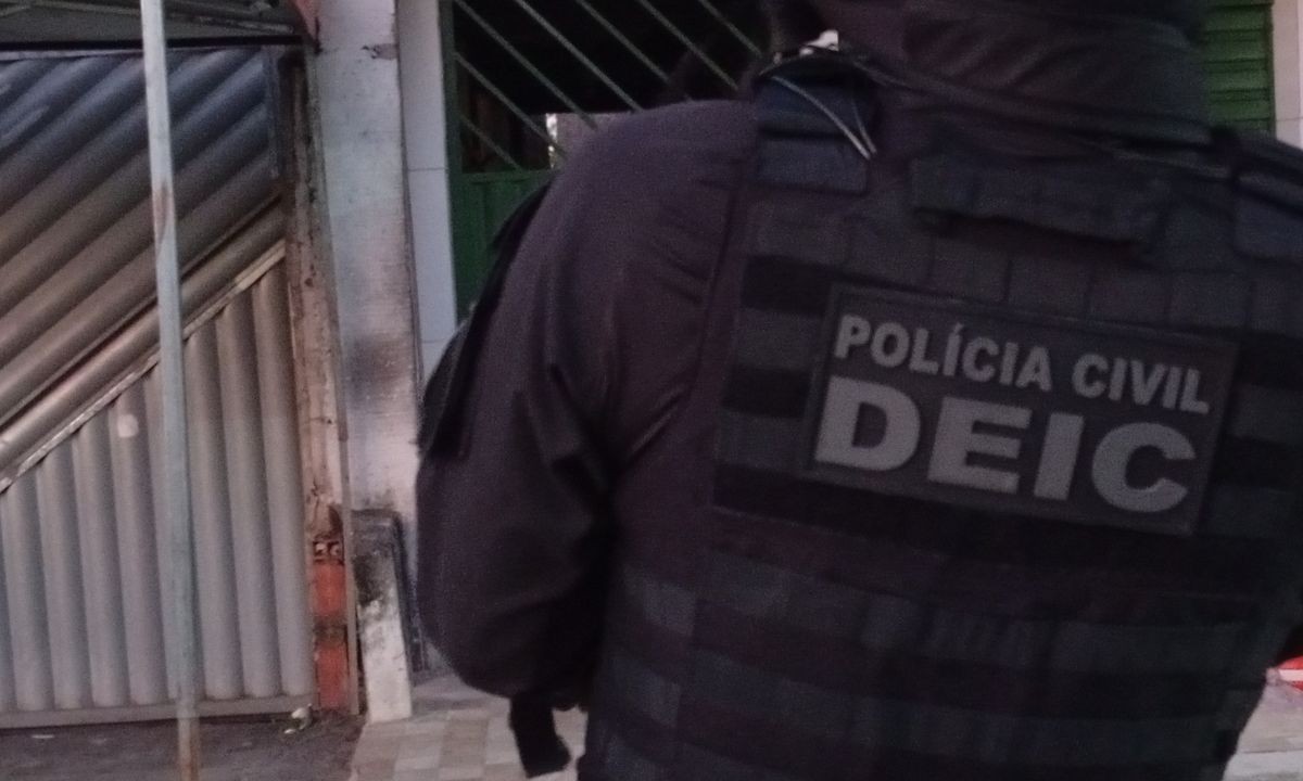 Homem apontado como chefe do tráfico de drogas no Recôncavo da Bahia é preso