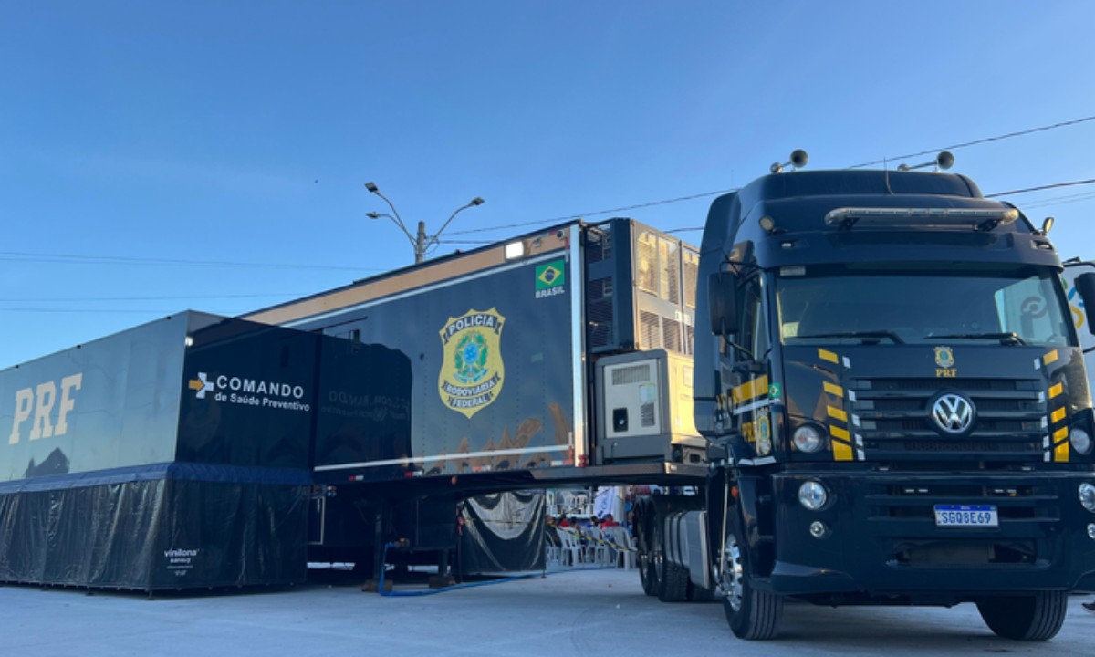 Carreta da PRF leva serviços gratuitos de saúde e assistência social em Serrinha; saiba mais