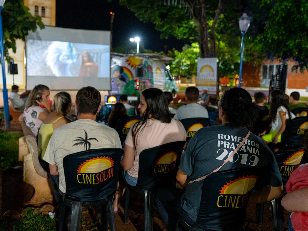 Cinema itinerante leva sessões gratuitas a João Câmara e São Miguel do Gostoso — Foto: Divulgação