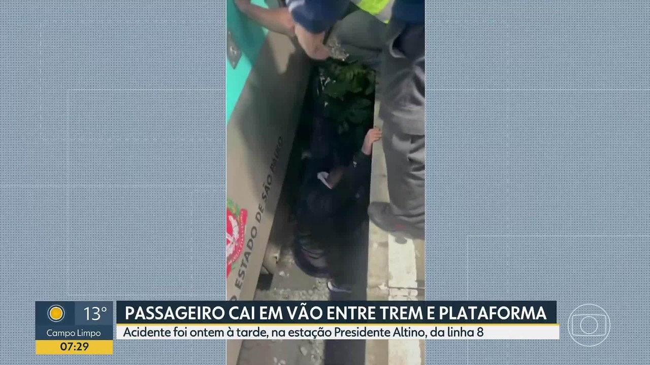 Homem cai no vão entre o trem e a plataforma da estação Presidente Altino, da Linha 8-Diamante, e é resgatado por outro passageiro