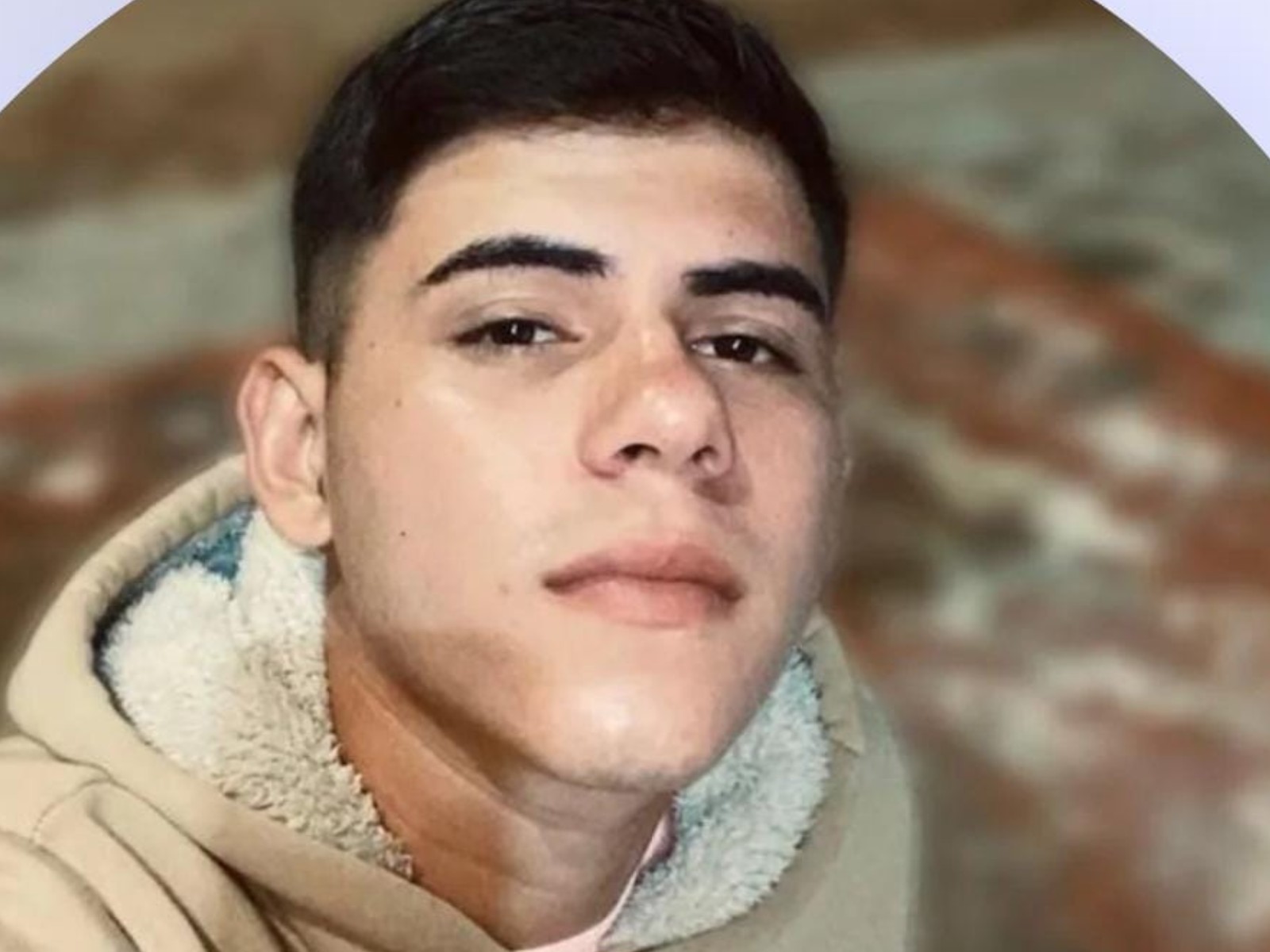 Jovem morre ao perder controle e bater motocicleta em poste de energia no Acre