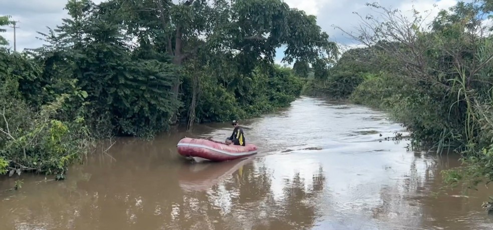 Bucas foram feitas no rio Peruano a menino de 1 ano e 6 meses desaparecido no sudeste do Pará — Foto: Reprodução TV Liberal