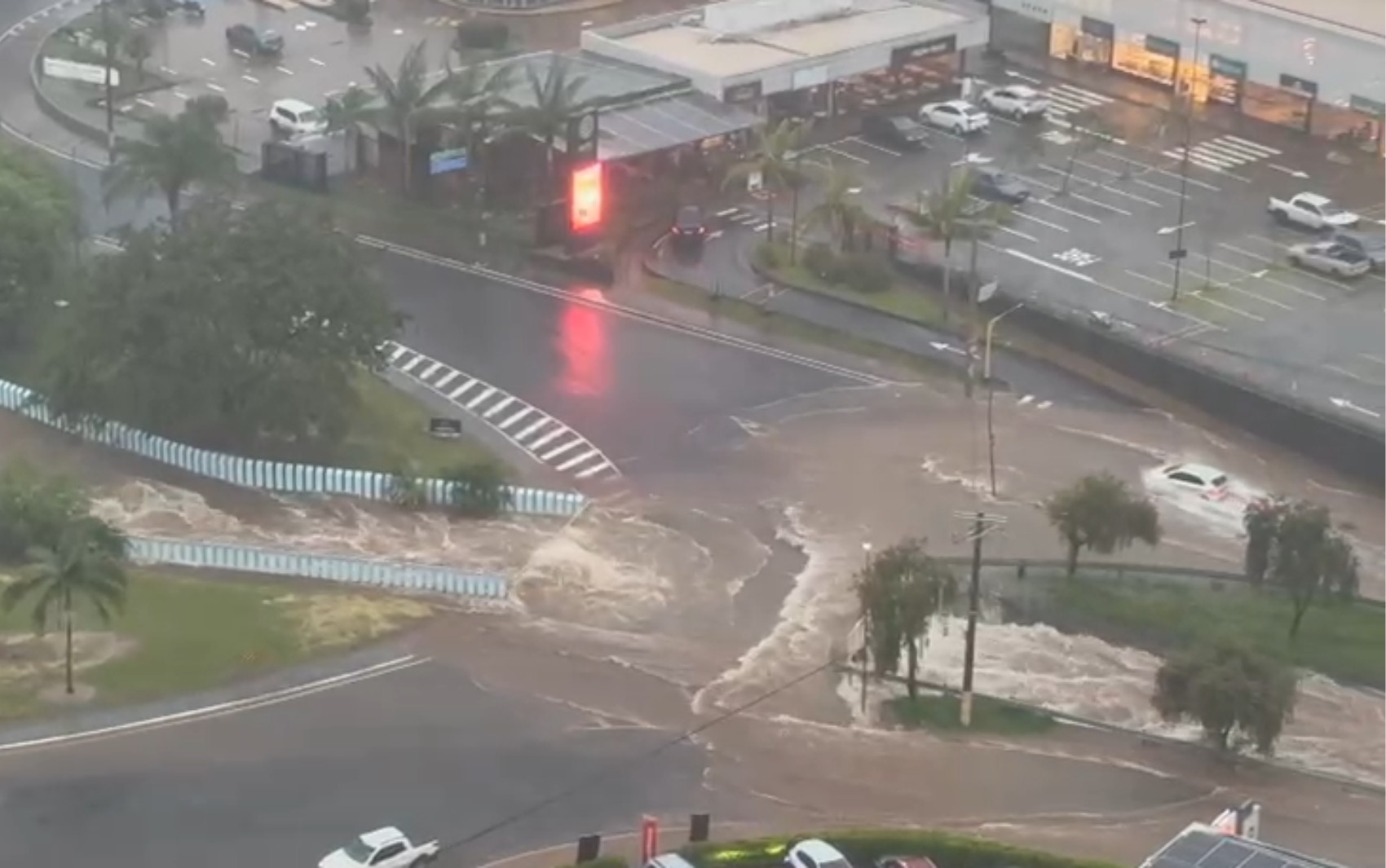 Franca abre 3 licitações para obras de drenagem após alagamentos em avenidas e córregos