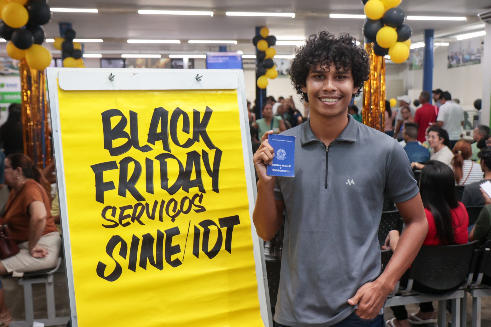 'Black Friday de empregos' traz mais de 6 mil vagas nesta sexta em Fortaleza; veja como participar