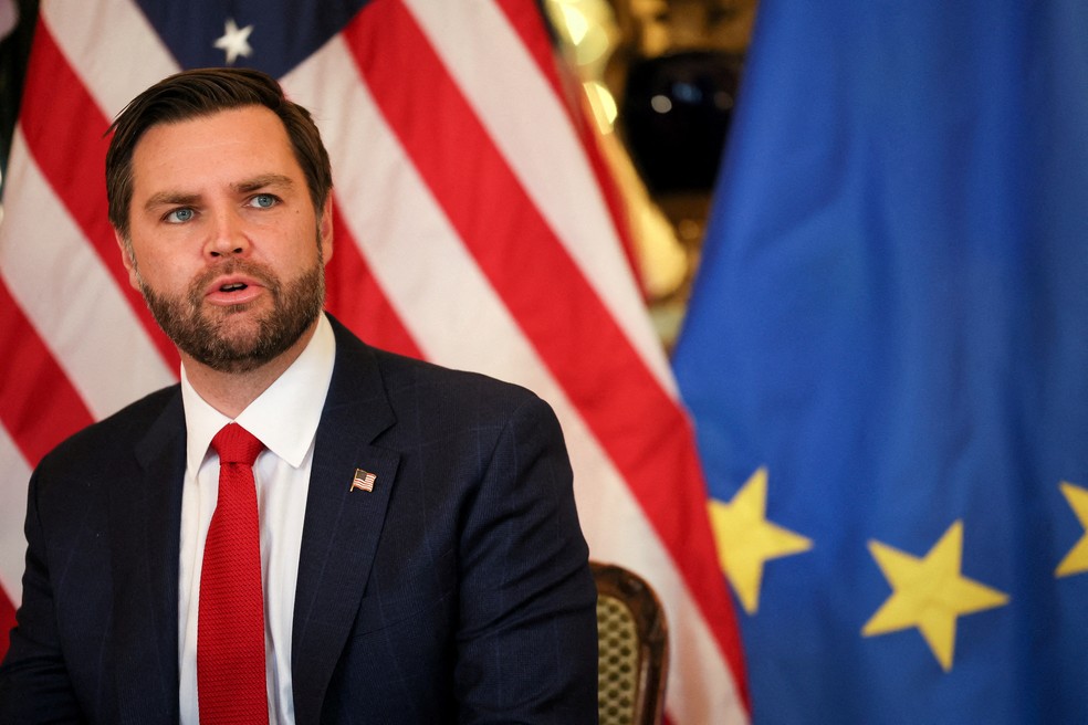 O vice-presidente norte-americano JD Vance durante reunião em Paris — Foto: REUTERS/Leah Millis