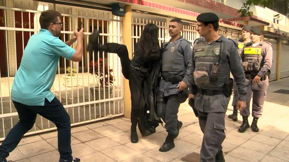 Ex-aluno que invadiu escola em Vitória se inspirou no massacre de ...
