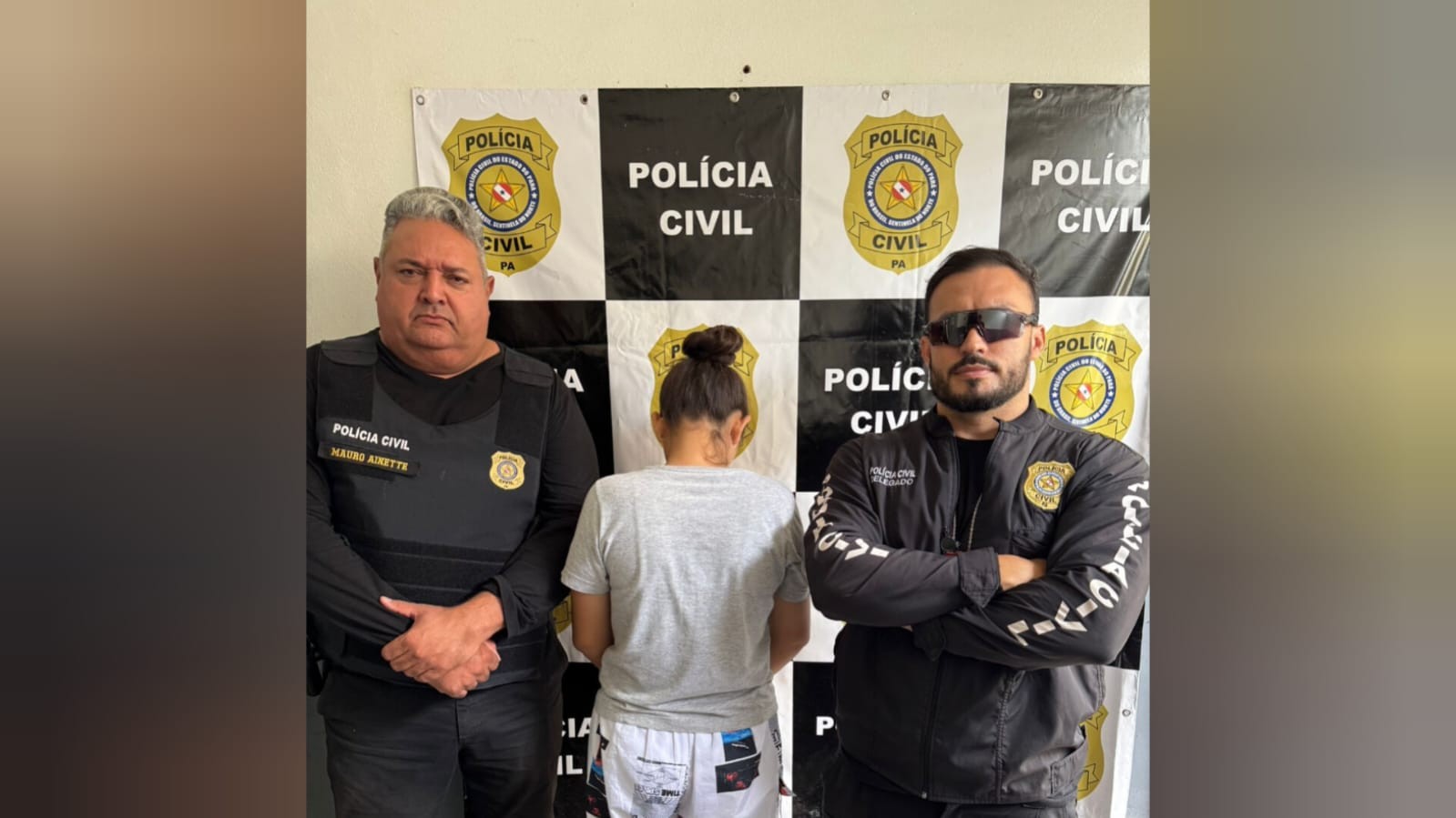 Jovem suspeita de envolvimento com o tráfico é presa com celular furtado em Monte Alegre