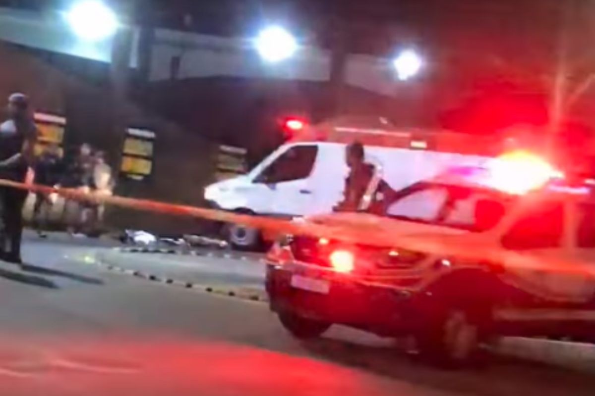 Motociclista morre após fugir de abordagem da PM e sofrer acidente no litoral de SP; adolescente ficou ferido