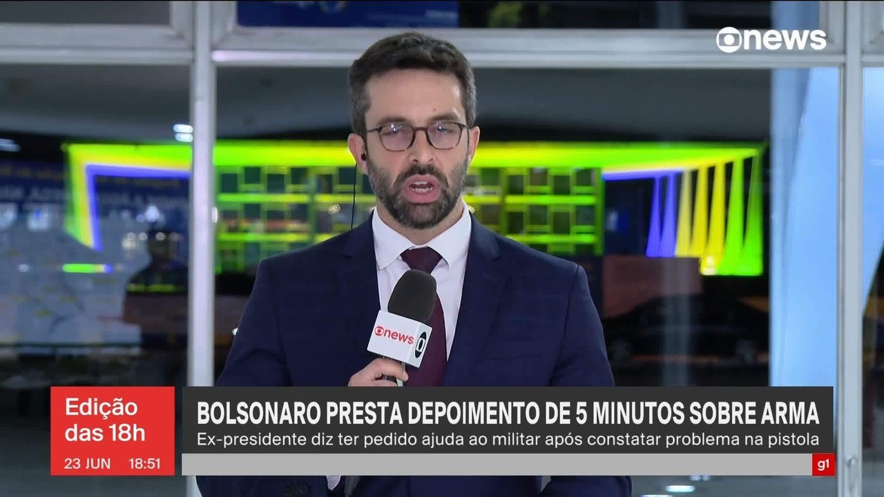 Moraes manda PGR analisar se arma apreendida de Bolsonaro é 'falta grave' na prisão domiciliar