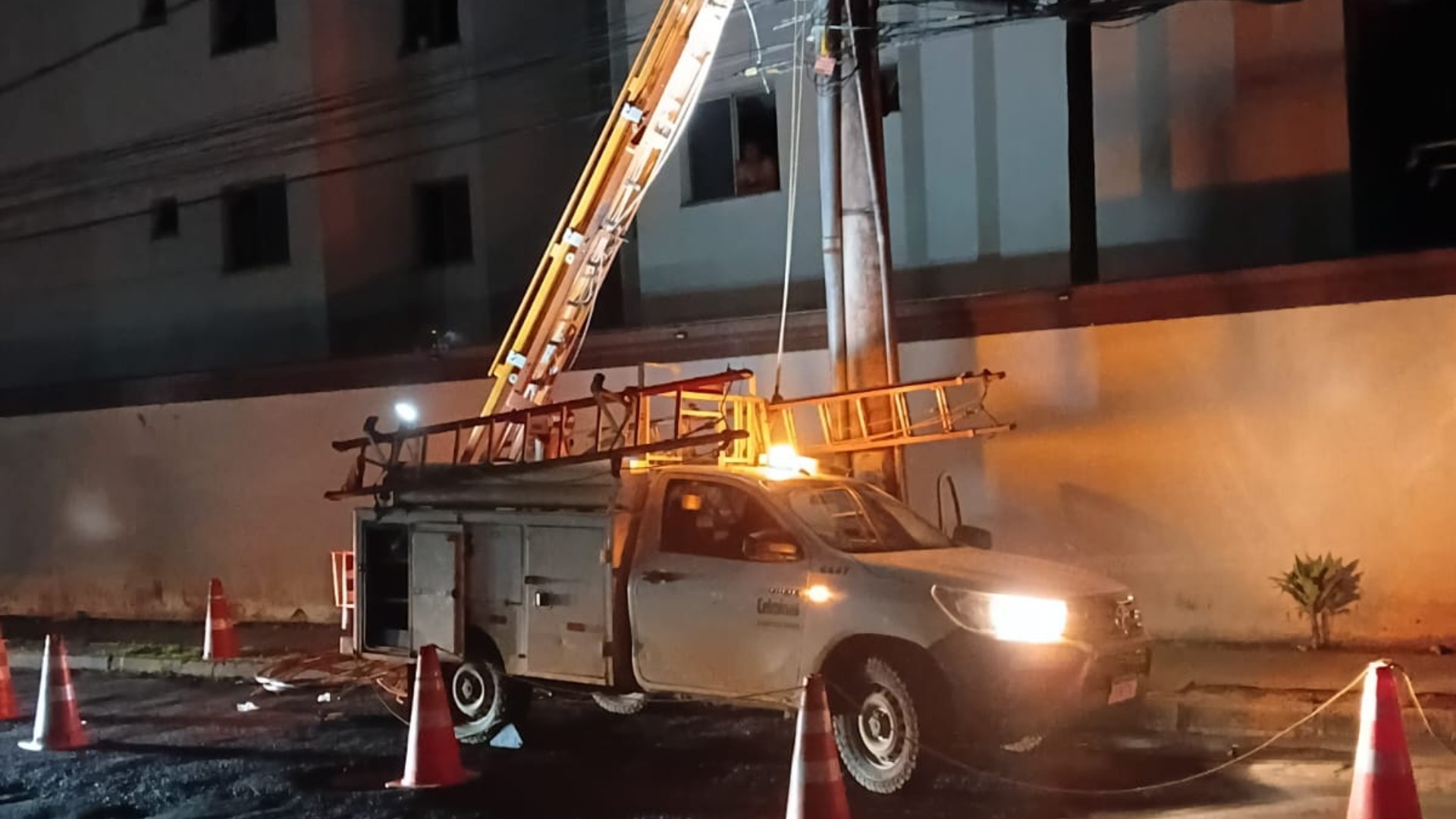Chuva alaga ruas e aciona alerta da Rondon Pacheco em Uberlândia; quedas de energia foram registradas