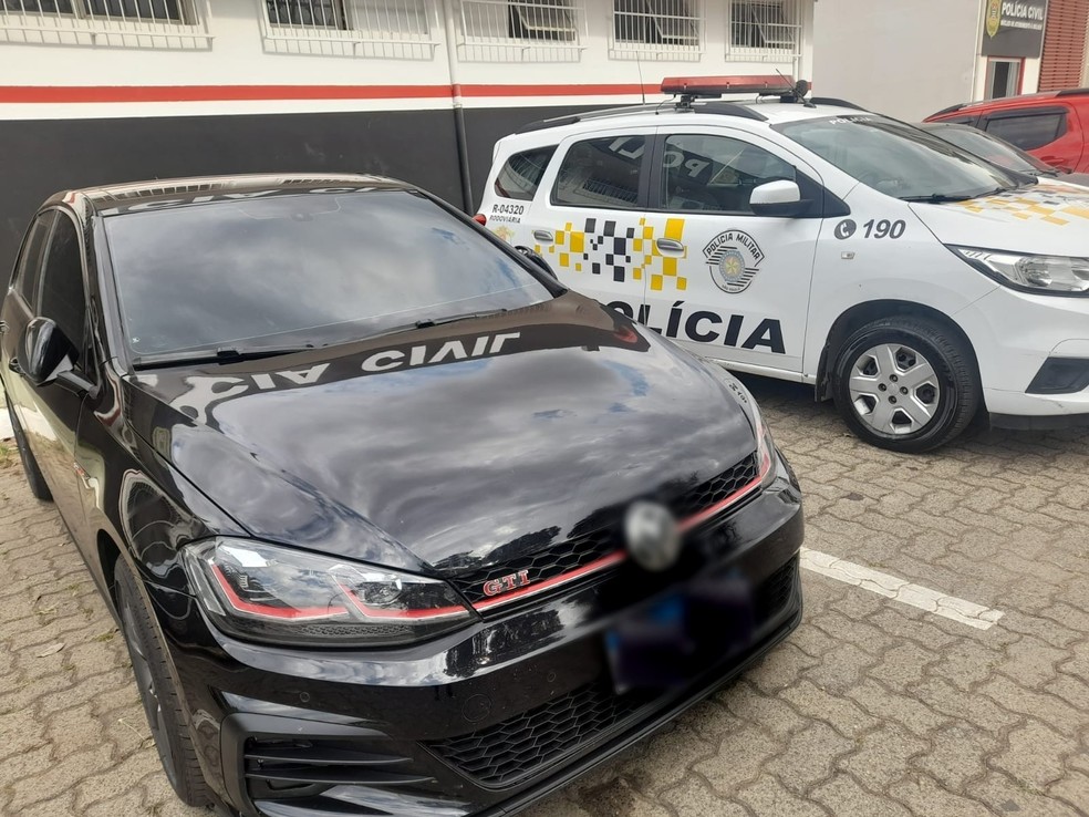 Veículo foi abordado na rodovia dos Bandeirantes (SP-348) — Foto: Polícia Rodoviária/Divulgação