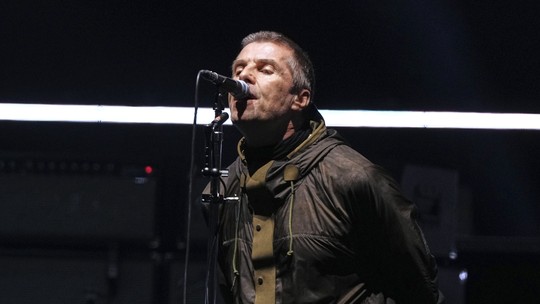 Homem morre após cair de arquibancada em show do Oasis em Londres -
