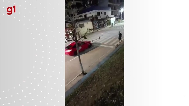 VÍDEO: acidente com Porsche deixa uma mulher morta e duas feridas durante evento de carros