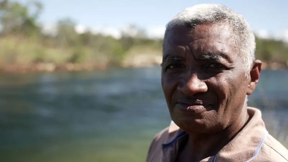 O morador quilombola Manoel Ramos de Jesus critica órgãos ambientais por terem proibido queimadas no Jalapão — Foto: Felix Lima/BBC