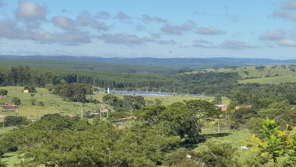 2 de 5
Corpo de menino autista foi encontrado em lagoa de tratamento de esgoto em Mar&iacute;lia (SP) &mdash; Foto: Robson do Carmo/TV TEM