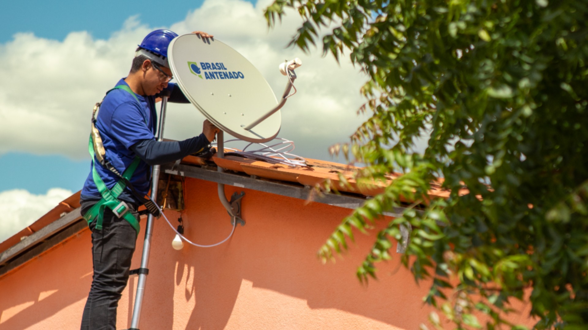 Maranhão lidera procura por parabólica digital gratuita; 100 mil famílias podem ter acesso