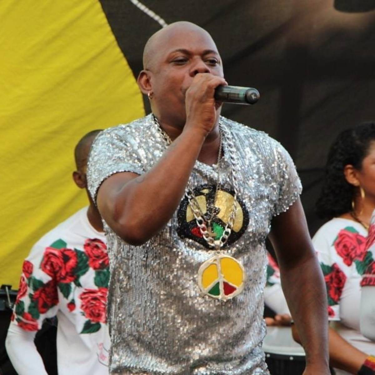 Grupo Olodum anuncia saída do cantor Narcizinho Santos