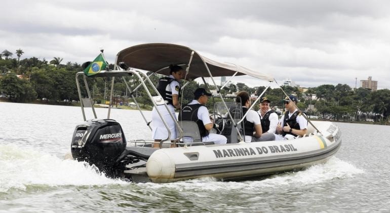 Prefeitura faz navegação na Pampulha, mas passeios ainda não têm data para começar