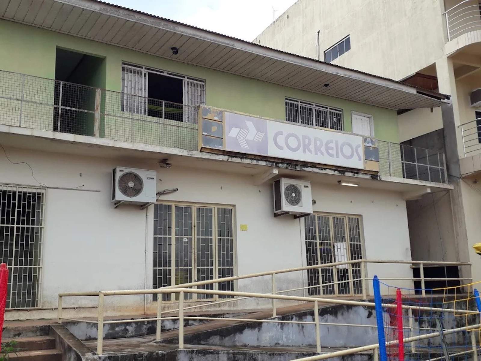 Suspensão de atendimento dos Correios prejudica entregas em cidade isolada no AC: 'Incômodo'