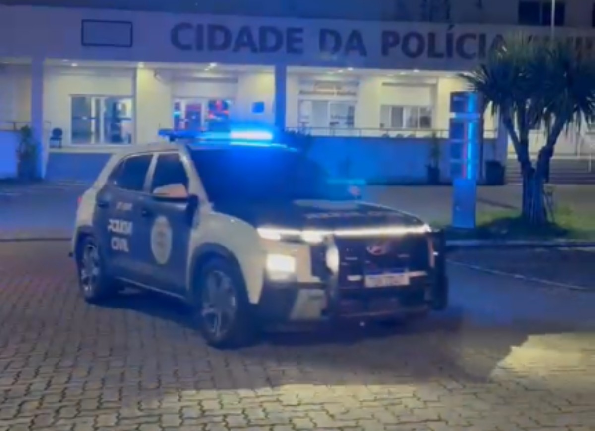 Polícia Civil deflagra operação contra facção que extorquia barqueiros em Paraty